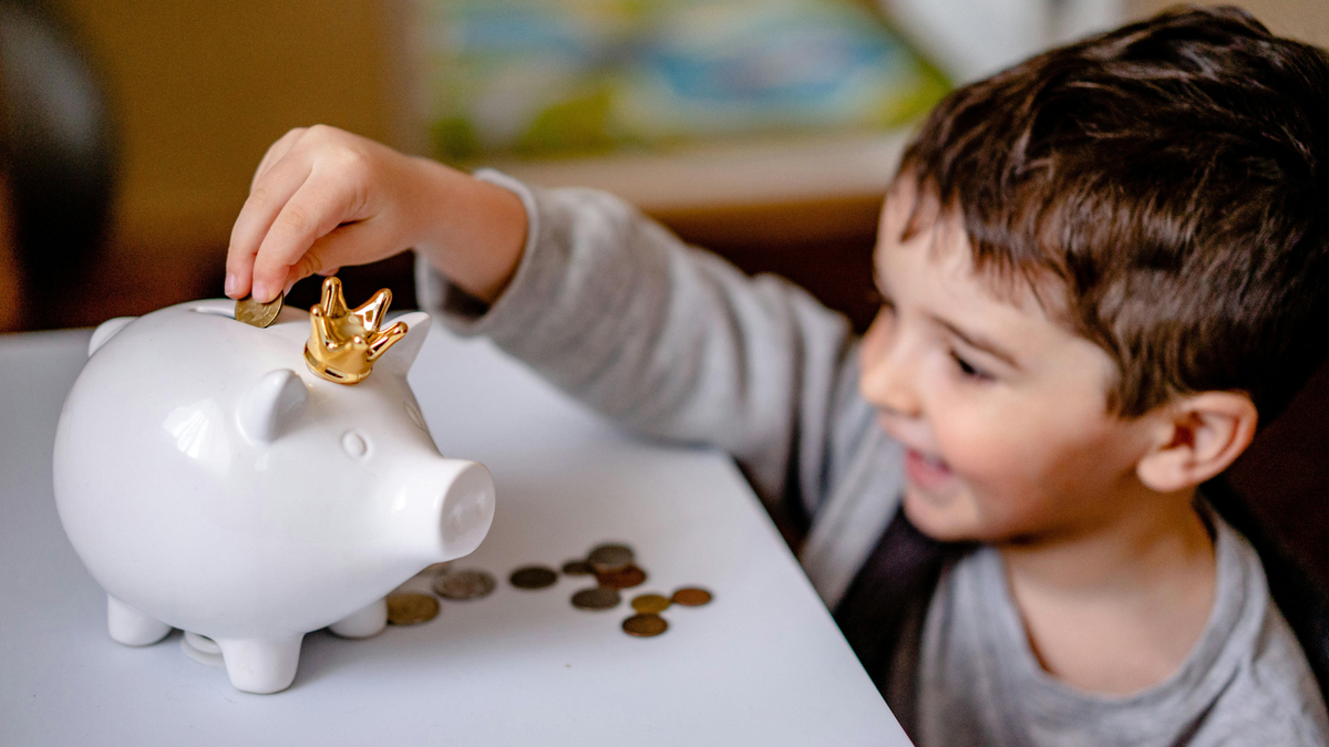 Aprender brincando: livro infantil ensina finanças e consciência sobre apostas